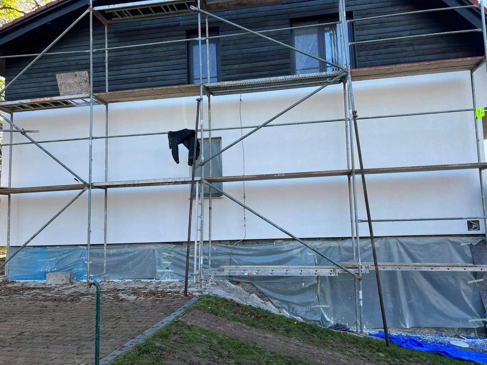 Facade insulation, insulation boards during installation